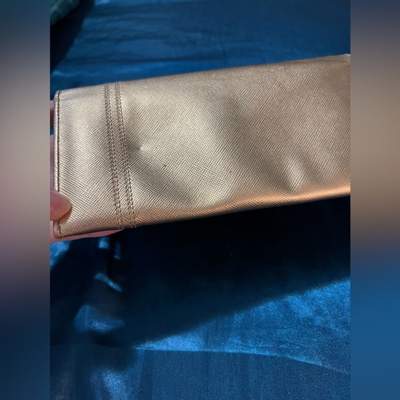 Prada Milano Gold Bow Wallet 🔥 - Picture 10 of 16